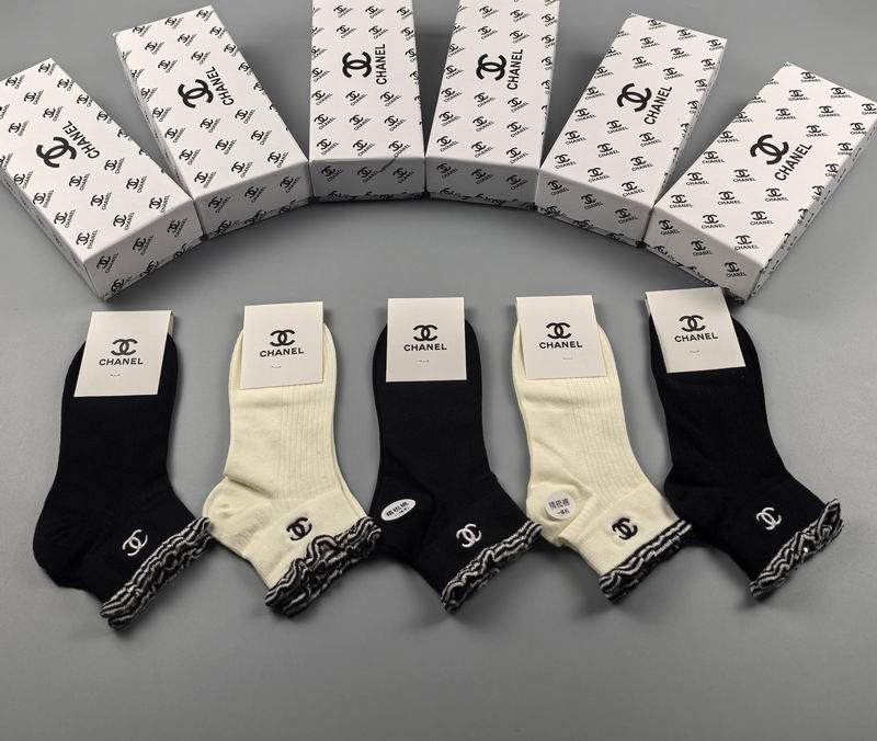 Chanel Socks 031017